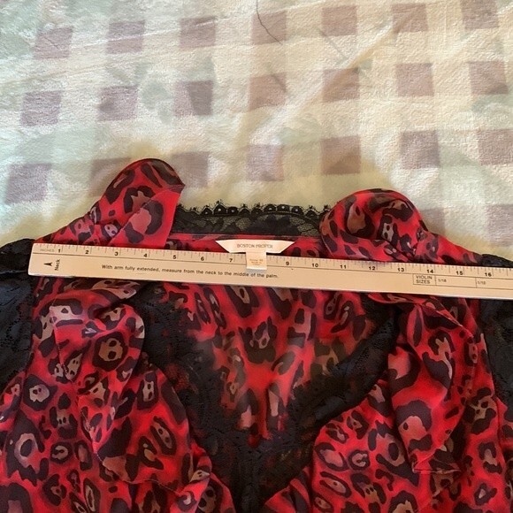 Boston Proper Sheer Red  Black Animal Print Lace Peplum Tunic Top Size 10 - Picture 11 of 13